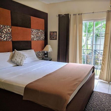 Christar Villas Hotel Kingston Eksteriør bilde
