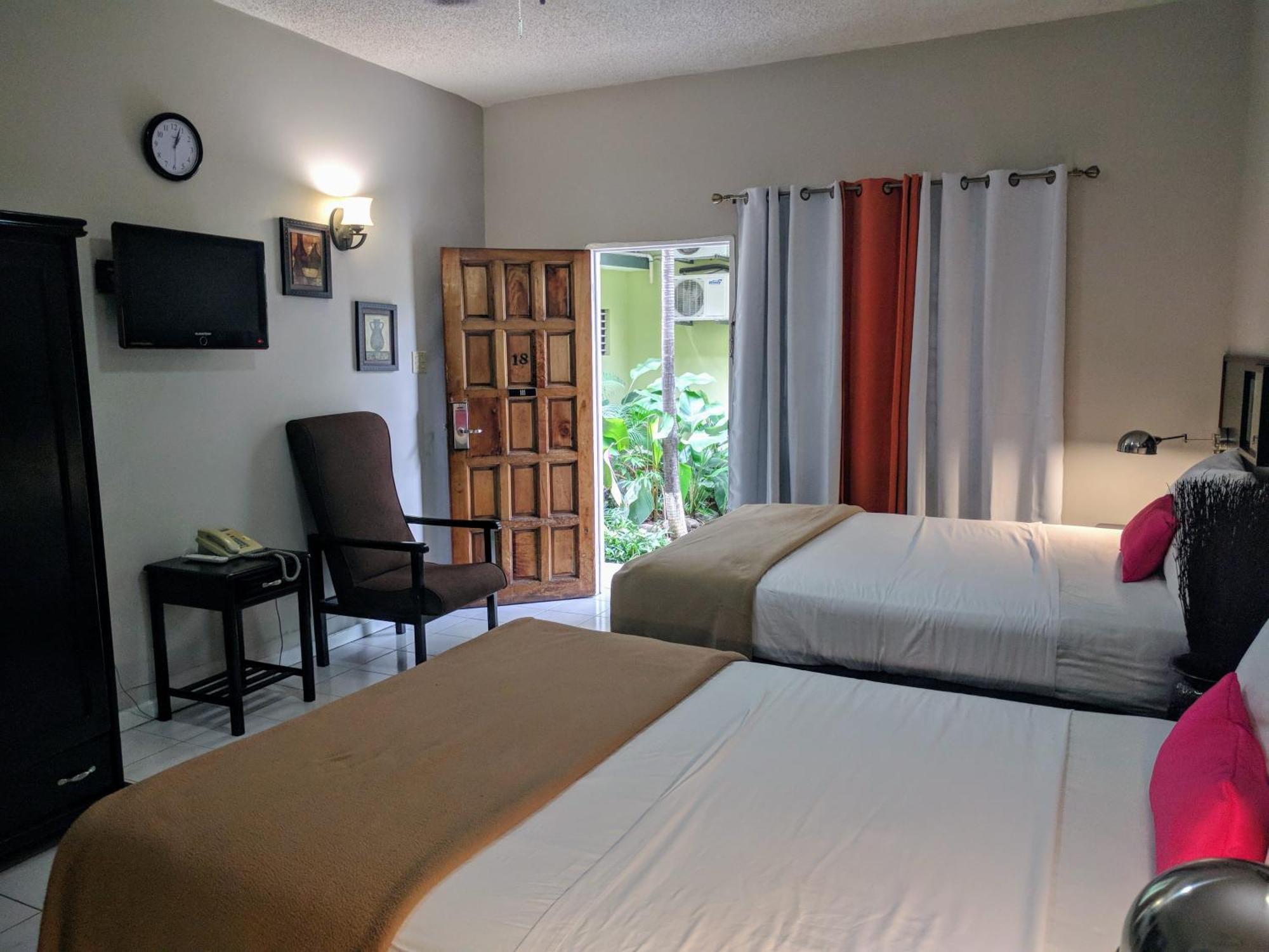 Christar Villas Hotel Kingston Eksteriør bilde