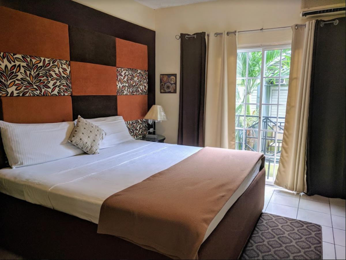 Christar Villas Hotel Kingston Eksteriør bilde