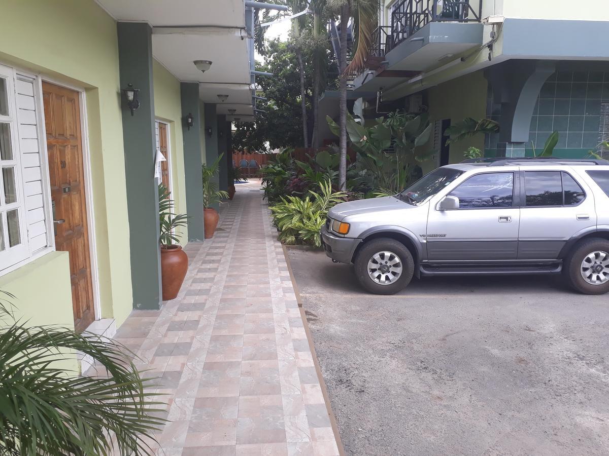 Christar Villas Hotel Kingston Eksteriør bilde