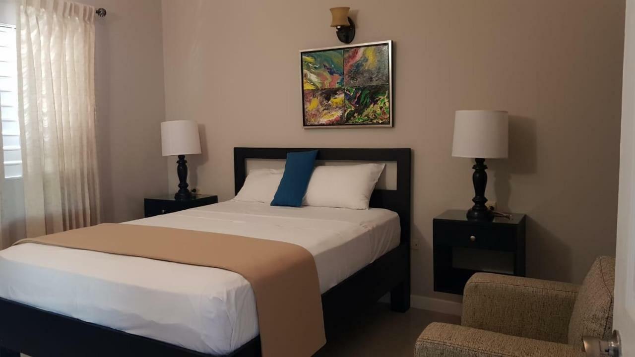 Christar Villas Hotel Kingston Eksteriør bilde