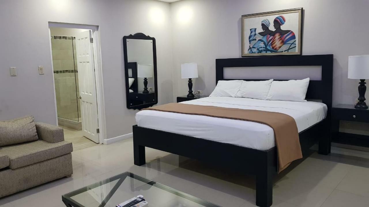 Christar Villas Hotel Kingston Eksteriør bilde